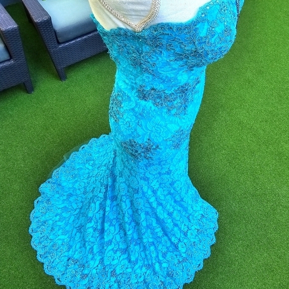 Mari Lee Strapless Lace Gown ✦ Ocean Blue Crystal Beaded Floor‑Length Prom Dress - Picture 14 of 17
